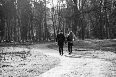 Sakin gece parkta sessiz