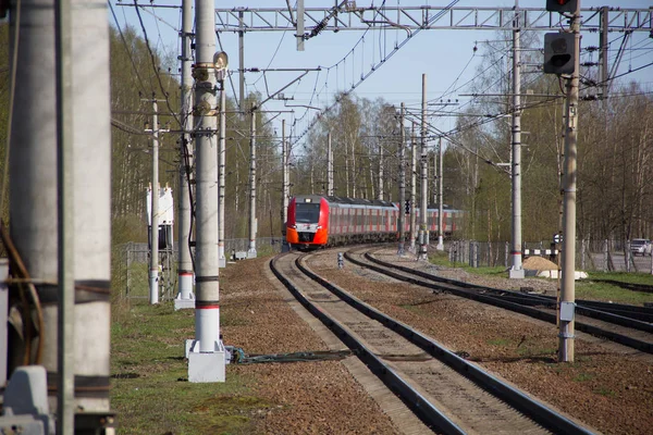 Train Électrique Russe Sur Rails Russie Station Levashovo Mai 2018 — Photo