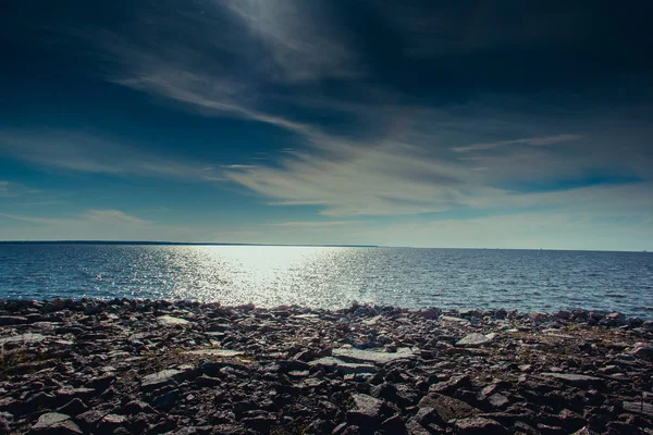 日光の下でフィンランド湾 — ストック写真