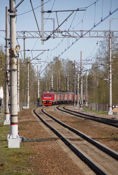 Rus Elektrikli Tren Rayları Üzerinde Rusya Istasyonu Levashovo Mayıs 2018 Telifsiz Stok Imajlar