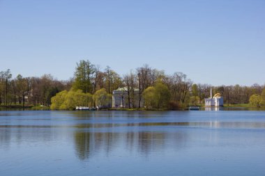 Bahar güneş Ekaterininsky park. Pushkin, Leningrad bölgesinde