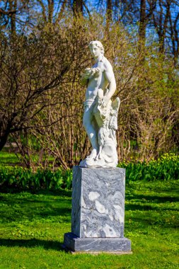 Catherine parkta Rus heykelleri