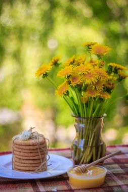 Tanımlama bilgileri, bal ve karahindiba bir buket demet