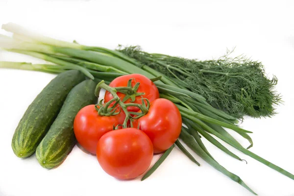 Warzywami Zwłaszcza Zielonymi Białym Tle Pomidory Ogórki Zielonych Białym Tle — Zdjęcie stockowe