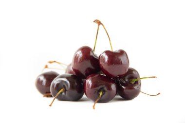 Beyaz arka plan üzerinde izole kiraz slayt. Beyaz bir arka plan üzerinde Berry