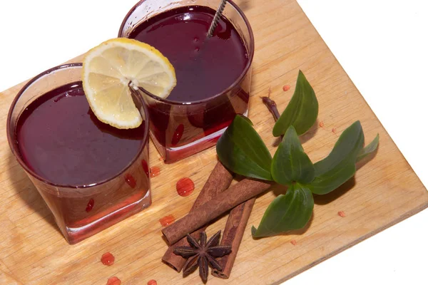 Jarabe Grosella Roja Vasos Sobre Una Tabla Madera Sobre Fondo — Foto de Stock