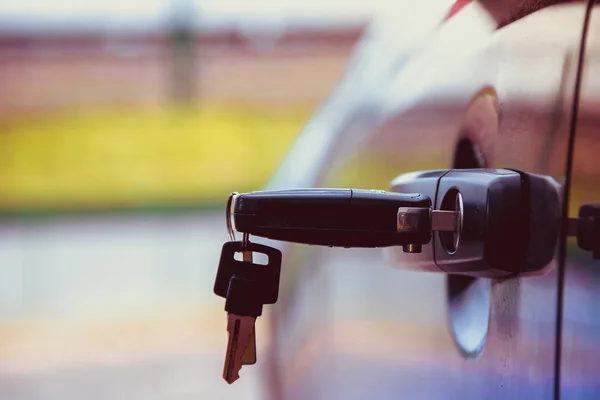 Kilidin arabanın anahtarları. Araba güvenlik. özelliği güvenlik.