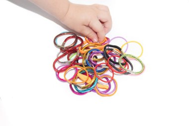 Beyaz arka plan üzerinde izole saçlar için toka. Kadın şeyler. Güzellik ve moda. Saç Bakımı. Saç için aksesuarlar. Saç Bakımı.