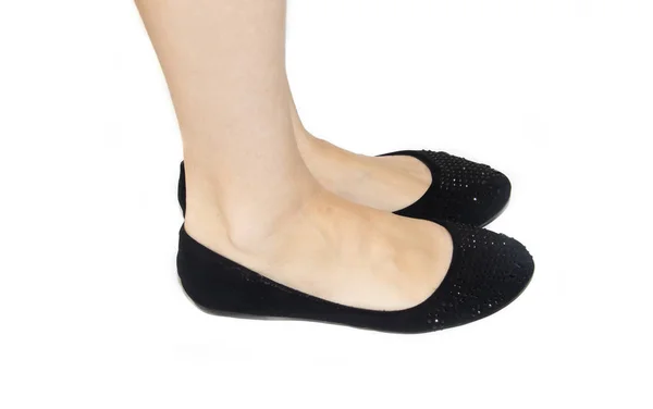 Černé Baleríny Ženské Nohy Bílém Pozadí Dámská Obuv Dámská Letní — Stock fotografie
