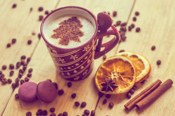 Kopje Koffie Met Een Patroon Van Nieuwjaar Kerstboom Gemaakt Van — Stockfoto