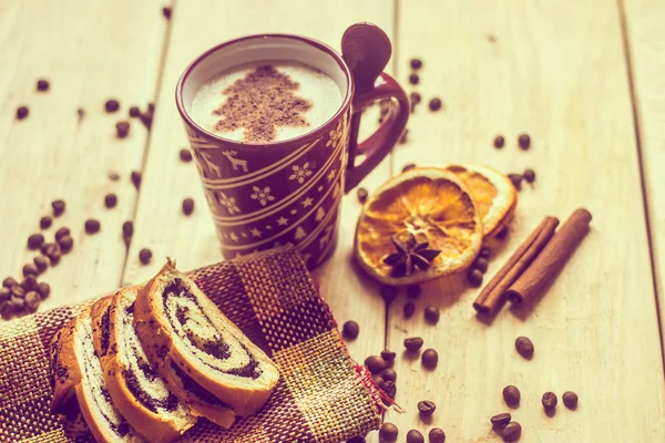 Xícara Café Com Padrão Ano Novo Árvore Natal Feita Canela — Fotografia de Stock