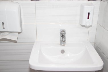 Banyoda lavabo var.