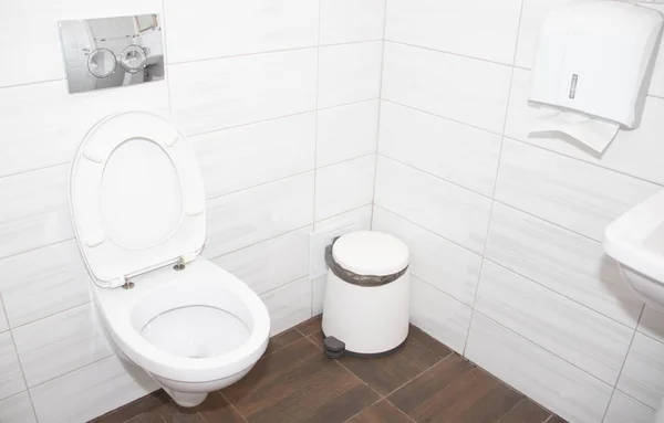 Modern Fürdőszoba Belső Fehér Fallal — Stock Fotó