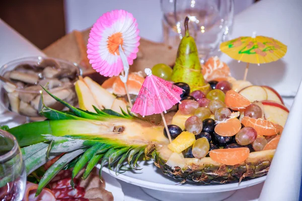 Prato Frutas Mesa Banquete Comida Bebida Decoração Mesa Festiva — Fotografia de Stock