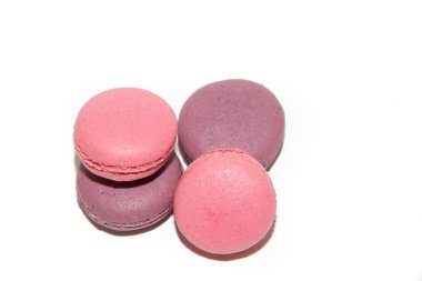 beyaz arka plan üzerinde izole pembe makaronlar yakın