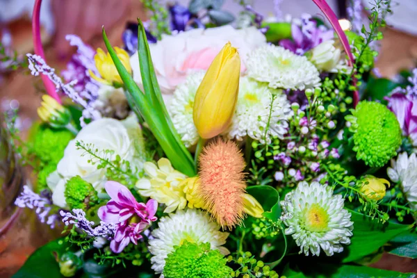 다채로운 신선한 꽃다발의 클로즈업 — 스톡 사진