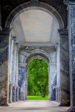 Gündüz, antik mimari görünümünü