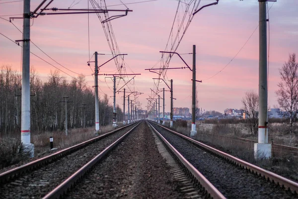 Spoorlijn Bij Zonsondergang Openbaar Vervoer Vervoer Van Mensen Goederen Reizen — Stockfoto