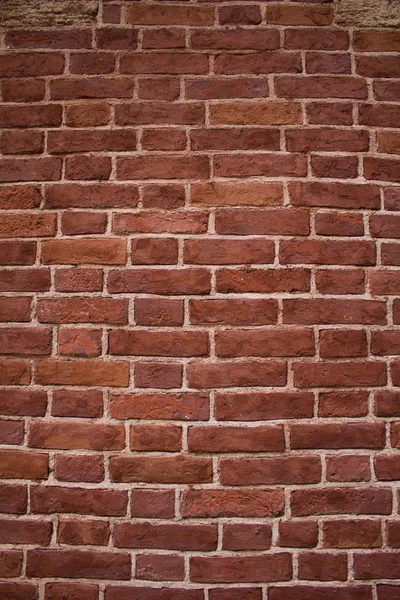 arkaplan olarak kırmızı tuğla duvar