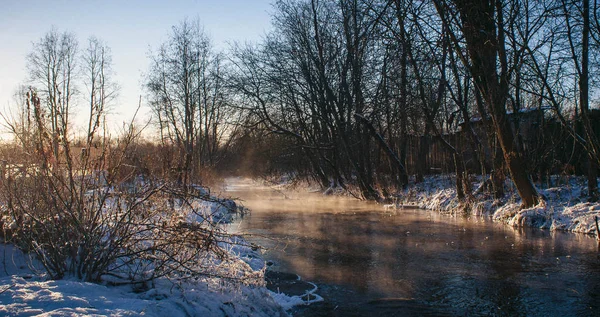 Winterliche Parklandschaft Mit Fluss Russische Landschaften Winterzeit Kalte Jahreszeit Schneebild — Stockfoto