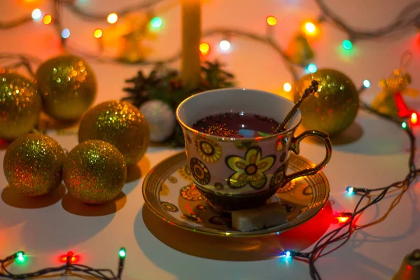 Закрытие Чашки Чаем Праздничном Столе — стоковое фото