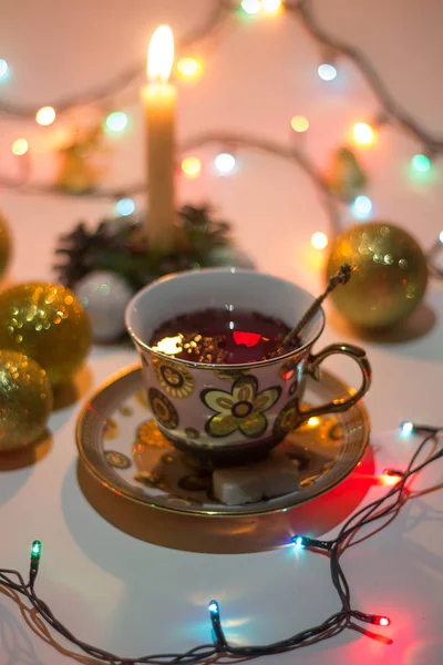 Gros Plan Tasse Avec Thé Sur Table Fête — Photo