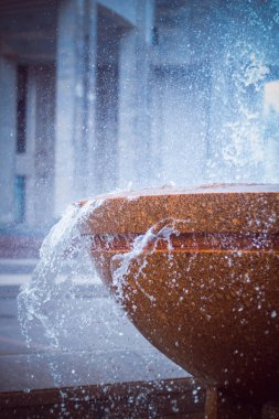 Çeşme, görünümü kadar yakın