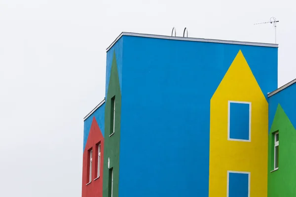 Colorida Casa Parcialmente Vista — Foto de Stock