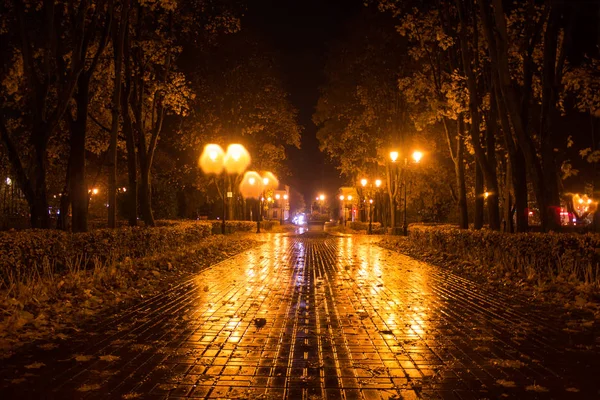 gece mimari aydınlatma görünümü 