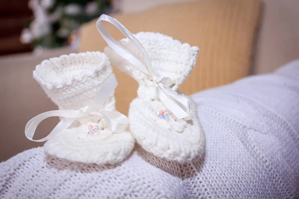 Hermosos Anillos Boda Con Cinta Blanca —  Fotos de Stock