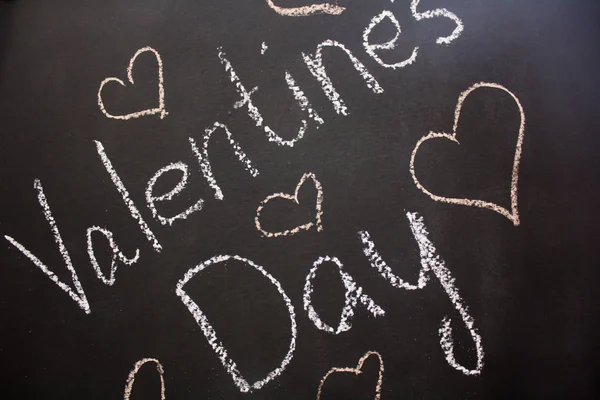 tahtaya tebeşir ile çizim el