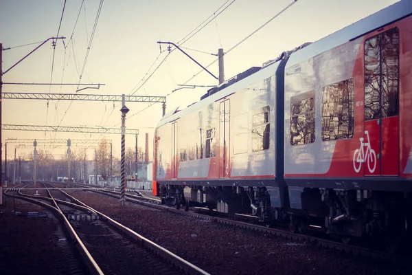 Tren Carga Ruso Los Ferrocarriles Rusos Ferrocarril Primavera Atardecer Luban — Foto de Stock