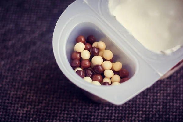 Weiße Schokoladenbonbons Einer Schüssel — Stockfoto