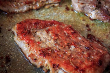 Üzerine kızarmış pirzola,