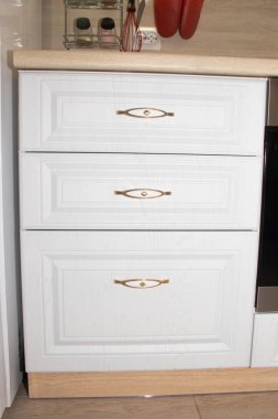 Sağlam meşe beyaz modern mutfaktan. Modern mutfak. Beyaz mutfak. Rusya, St. Petersburg, Murino 10 Şubat 2019