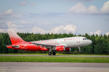 Havaalanında uçak. Rusya'nın havayolu uçak. Pulkovo havalimanına 15 Ağustos 2018, Rusya, St. Petersburg lekelenme resmi yaz
