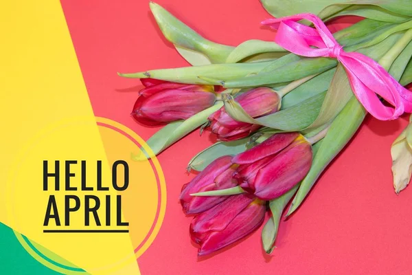 배너 안녕하세요 4 월입니다. 안녕하세요 봄. 스프링의 두 번째 달입니다. 환영 카드 — 스톡 사진