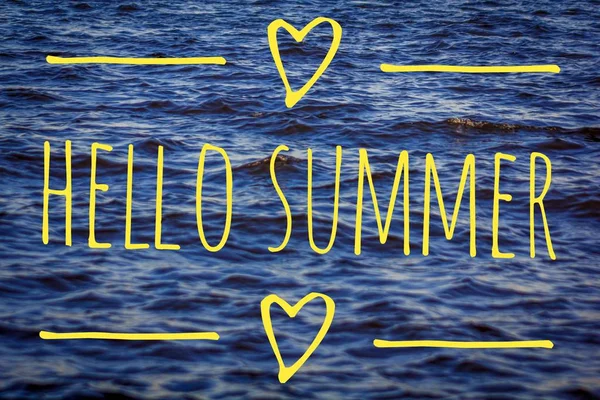 Hallo Sommer Banner. Text auf dem Foto. Text hallo Sommer. neuen Monat. Neue Saison. Willkommenskarte — Stockfoto