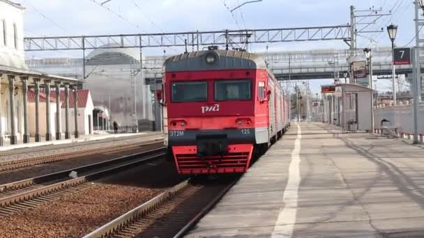 Tren Viaja Sobre Raíles Tren Ruso Otoño Rusia Región Leningrado — Vídeos de Stock