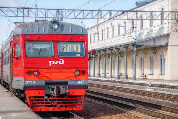 Train Russe Rouge Sur Quai Transports Publics Russie Région Leningrad — Photo