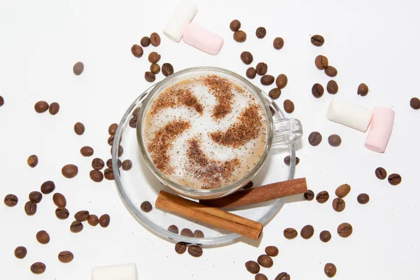 Café Cappuccino Com Padrão Canela Isolado Fundo Branco — Fotografia de Stock