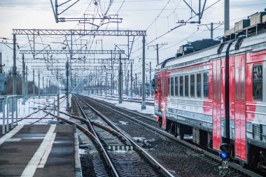 Rus yolcu treni. Toplu taşıma. Rusya Metallostroy - 8 Mart 2019