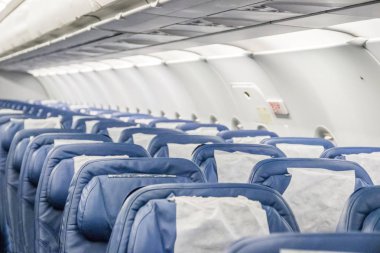 Kabin. Koltuklar ve porthole uçakta. Havayolu Rusya. . Pulkovo'da resmi tespit. Rusya St. Petersburg 28 Kasım 2018