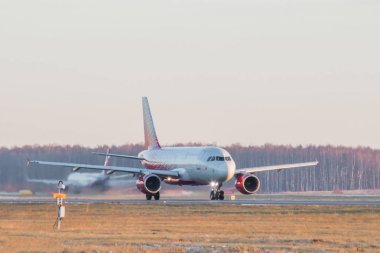 Rus uçağı Pulkovo havaalanında. 28 Kasım 2018 - Rusya St. Petersburg