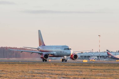 Rus uçağı Pulkovo havaalanında. 28 Kasım 2018 - Rusya St. Petersburg