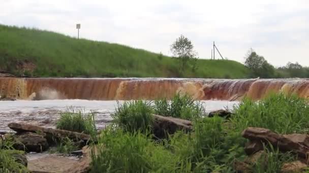 Sablinsky Vattenfall Litet Vattenfall Det Bruna Vattnet Vattenfallet Vattenfall Ryssland — Stockvideo