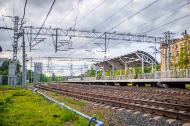 Rus demiryolu. Yaz treni. Raylar ve yataklı vagonlar Taşımacılığı