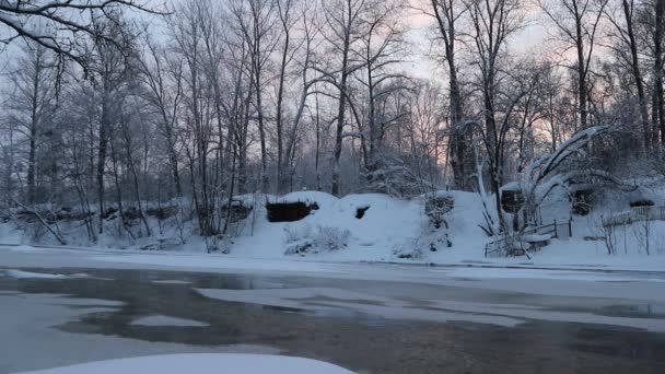 Rio Inverno Com Neve Rio Amanhecer Evaporação Água Inverno Gelado — Vídeo de Stock