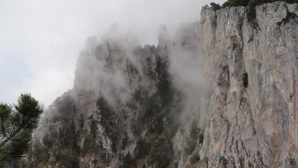 Nevel Wolken Beweging Bergen Achtergrond — Stockvideo