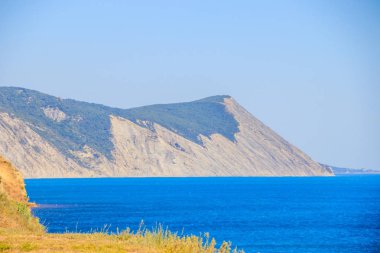 Anapa 'da Karadeniz. Rus güneyinde. Temiz havalarda deniz. Mavi okyanus. . Deniz arka planı.